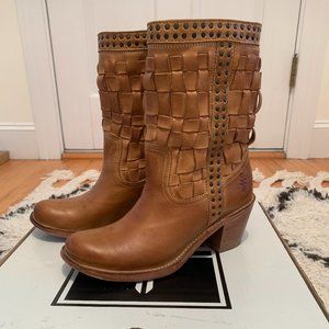 Frye Carmen Woven Short boots